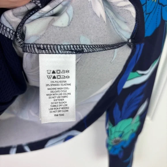 Tommy Bahama NWT UPF 50 Full Zip Golf Jacket Top Size Small - Picture 9 of 9